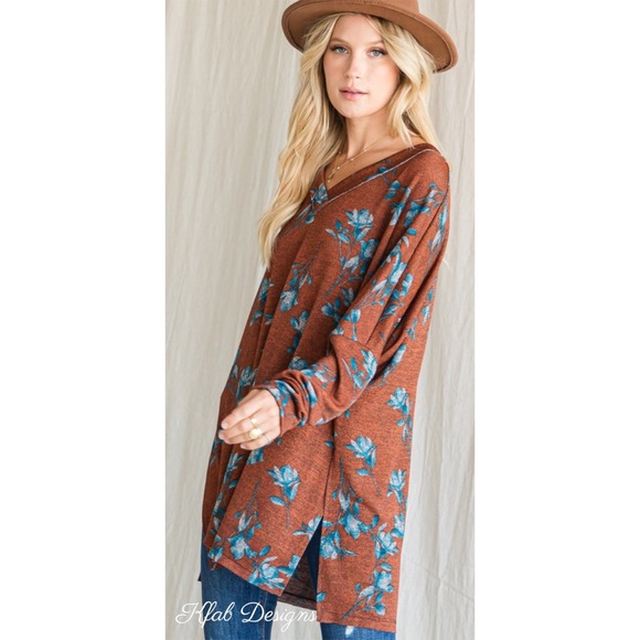 LAST 1! V Neck OVERSIZED Rust/Blue Floral Print Relaxed Fit Side Slit Detail Top - Picture 5 of 7